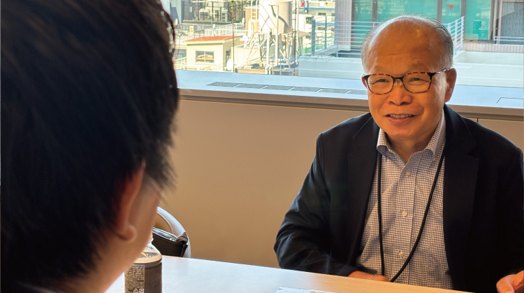 話している画像